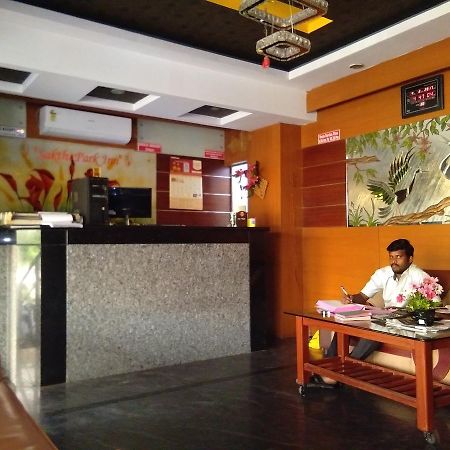 Sakthi Park Inn Chennai Exterior foto